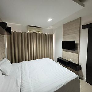 Suite met een Slaapkamer en een King Size Bed